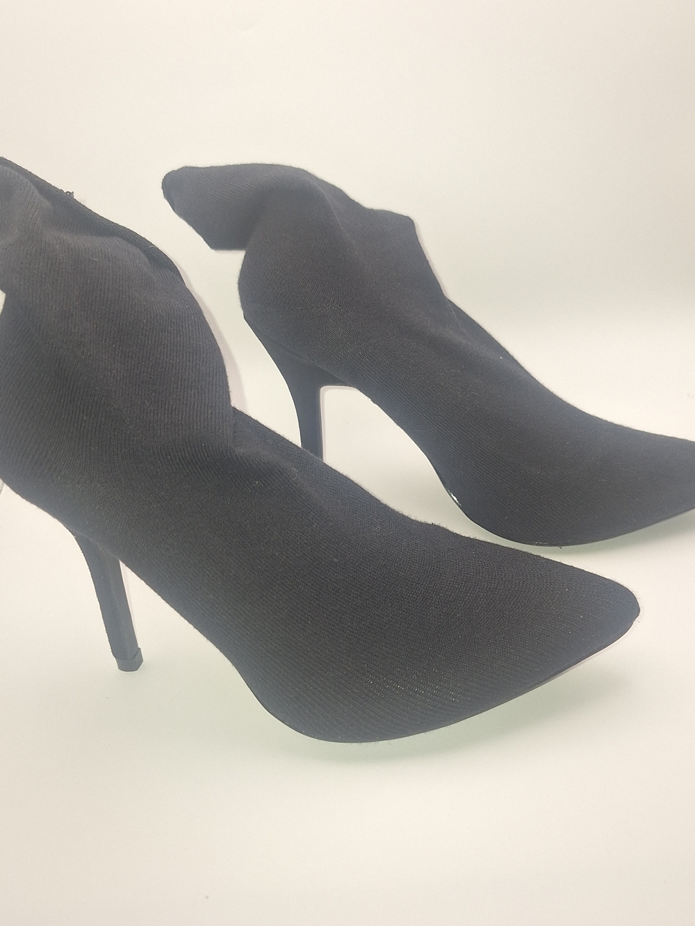 Mackinj Size 6